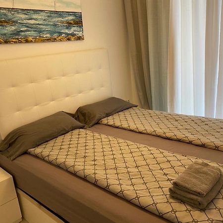 Apartment Deluxe Clara Sea Senses Торрев'єха Екстер'єр фото